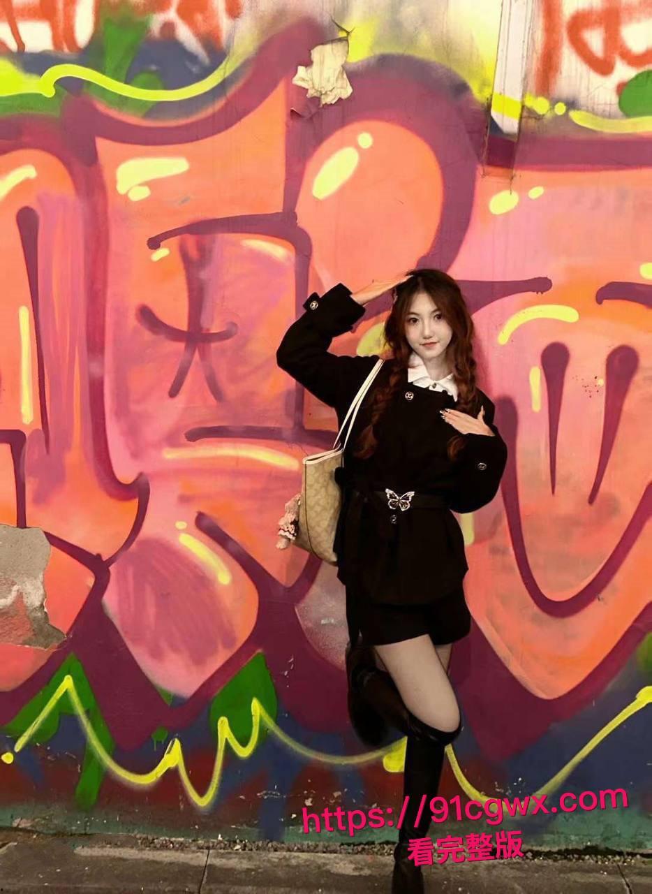 真实约炮！约了个漂亮又风骚的眼镜学生妹，极品炮架身材在床上真是让我爽翻天！  第2张