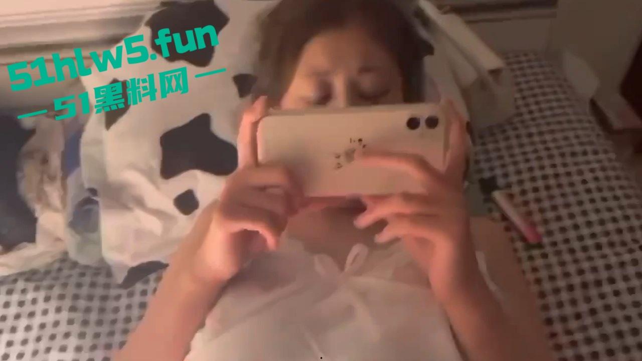 郑州师范学院【王悦 】模特身材性感御姐,表面高冷一边玩手机麻将被男友操,录下做爱视频曝光。 第3张 郑州师范学院【王悦 】模特身材性感御姐,表面高冷一边玩手机麻将被男友操,录下做爱视频曝光。 第3张