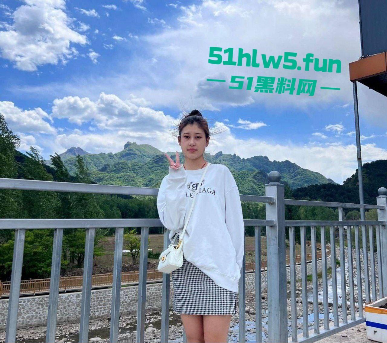 郑州师范学院【王悦 】模特身材性感御姐,表面高冷一边玩手机麻将被男友操,录下做爱视频曝光。 第5张 郑州师范学院【王悦 】模特身材性感御姐,表面高冷一边玩手机麻将被男友操,录下做爱视频曝光。 第5张