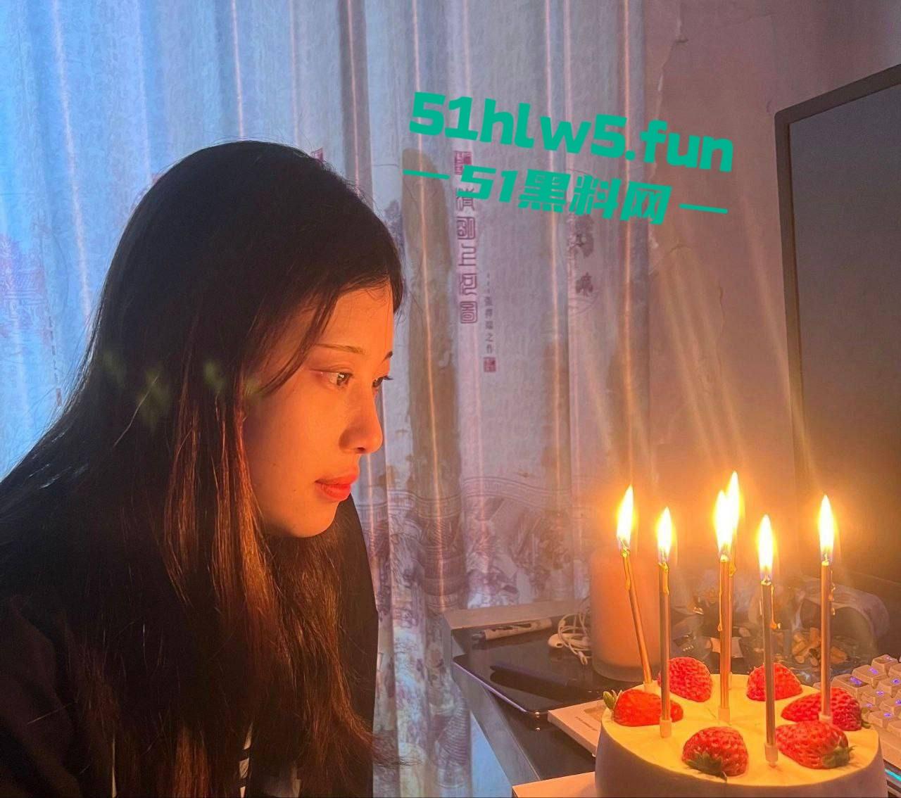 郑州师范学院【王悦 】模特身材性感御姐,表面高冷一边玩手机麻将被男友操,录下做爱视频曝光。 第9张 郑州师范学院【王悦 】模特身材性感御姐,表面高冷一边玩手机麻将被男友操,录下做爱视频曝光。 第9张