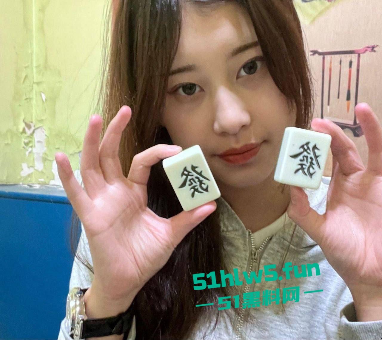 郑州师范学院【王悦 】模特身材性感御姐,表面高冷一边玩手机麻将被男友操,录下做爱视频曝光。 第10张 郑州师范学院【王悦 】模特身材性感御姐,表面高冷一边玩手机麻将被男友操,录下做爱视频曝光。 第10张