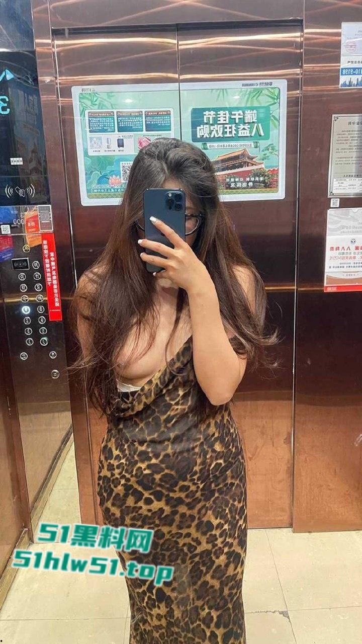 抖音擦边网红俞美丽大尺度视频流出,四川妹子自慰裸拍秀巨乳肥臀绝美身材,敏感易喷水体质爽到爆! 第8张 抖音擦边网红俞美丽大尺度视频流出,四川妹子自慰裸拍秀巨乳肥臀绝美身材,敏感易喷水体质爽到爆! 第8张