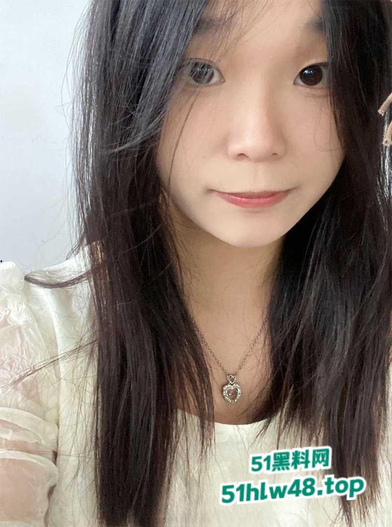 江西上饶职业技术学院,大二学妹【王思琪 】私下竟是骚浪反差女王,私密视频被渣男分享流出。 第4张 江西上饶职业技术学院,大二学妹【王思琪 】私下竟是骚浪反差女王,私密视频被渣男分享流出。 第4张