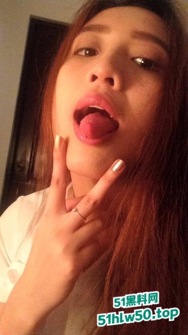 印尼极品美女主播【Julz】网友疯求的巨乳尤物,遭男友曝光私拍视频奶大臀肥性感至极啊! 第7张 印尼极品美女主播【Julz】网友疯求的巨乳尤物,遭男友曝光私拍视频奶大臀肥性感至极啊! 第7张