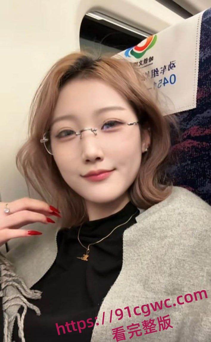 抖音小网红开心小椰子 直播与男友做爱娇喘曝光 坚持一分多钟才封号 榜一大哥定制剧情淫叫入耳太上头！  第5张