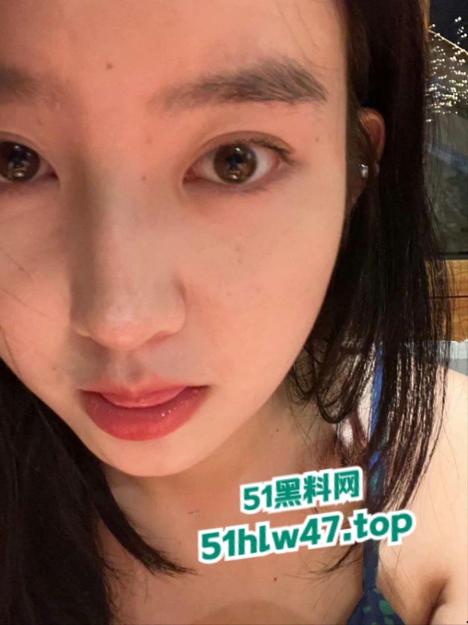 武汉大学计算机院,美女辅导员【徐曦】竟然偷偷直播玩擦边还私下裸聊约炮被学生发现后曝光。 第7张 武汉大学计算机院,美女辅导员【徐曦】竟然偷偷直播玩擦边还私下裸聊约炮被学生发现后曝光。 第7张