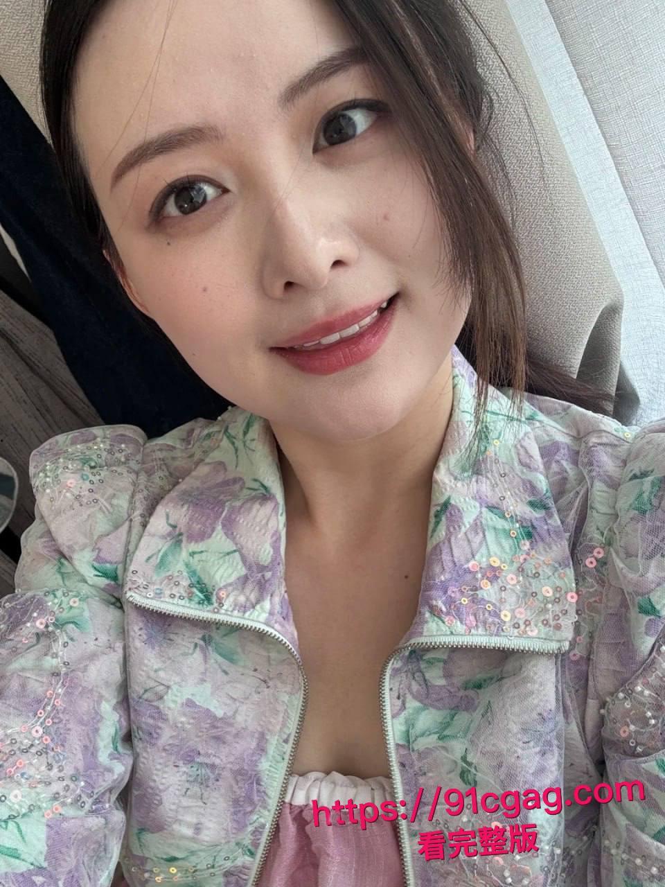 真实迷奸!迷翻酒吧认识的出来寻找刺激的极品少妇,叫上好兄弟一起无套玩弄爆操她! 第2张 真实迷奸!迷翻酒吧认识的出来寻找刺激的极品少妇,叫上好兄弟一起无套玩弄爆操她! 第2张