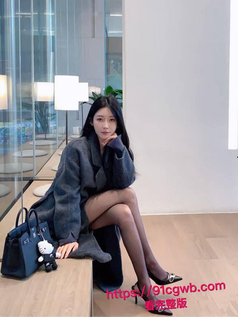 吉林极品御姐陈钰琪包养调教自拍全泄密！黑丝白丝情趣内衣轮番上阵，多姿势爆操嫩穴！  第4张