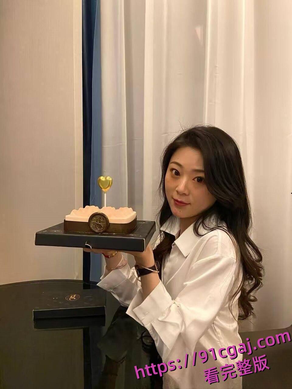 百度云泄密！白领丽人【姜瑜】与酒吧认识的帅哥开房自拍性爱视频流出！！  第8张