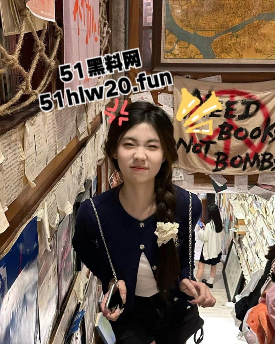 广州反差婊网瘾少女【陈敏仪】清纯颜值极品嫩妹，裸露粉嫩鲍鱼给炮友无套干，跪地吃鸡被射一脸。  第9张