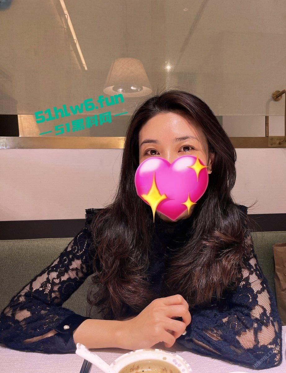 极品御姐人妻【黑森林3P】顶级身材性感少妇,奶大腿长极致诱惑黑丝被单男调教后入。 第1张 极品御姐人妻【黑森林3P】顶级身材性感少妇,奶大腿长极致诱惑黑丝被单男调教后入。 第1张