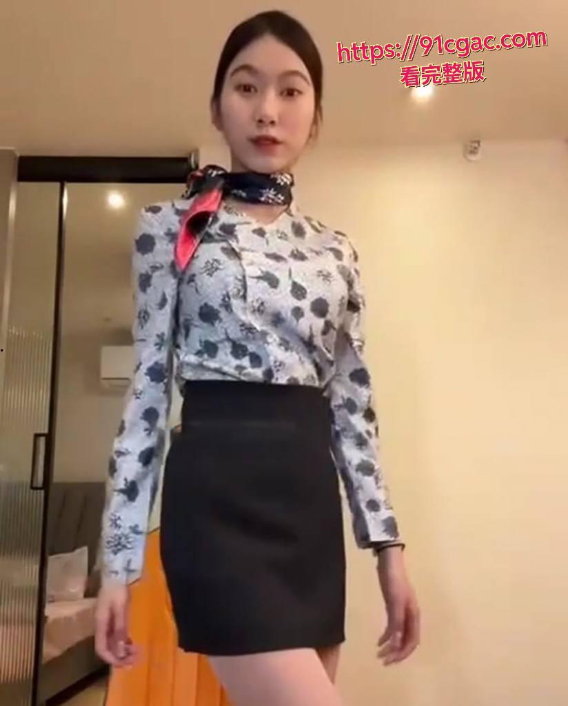 抖音23万粉丝网红Loioeei各种制服拍摄,期间有Loioeei做爱视频,极其劲爆。 第1张 抖音23万粉丝网红Loioeei各种制服拍摄,期间有Loioeei做爱视频,极其劲爆。 第1张