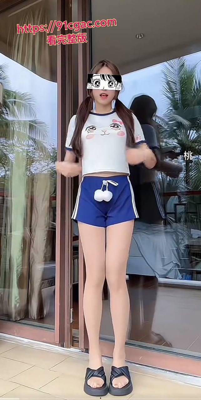 抖音23万粉丝网红Loioeei各种制服拍摄,期间有Loioeei做爱视频,极其劲爆。 第3张 抖音23万粉丝网红Loioeei各种制服拍摄,期间有Loioeei做爱视频,极其劲爆。 第3张