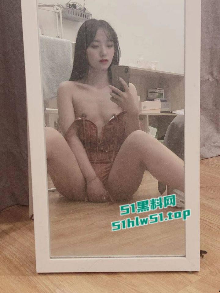 东北长春吉林大学【李婷】眼镜直男偷情啪啪，在镜子前边干边拍视频惨遭渣男曝光流出！  第8张