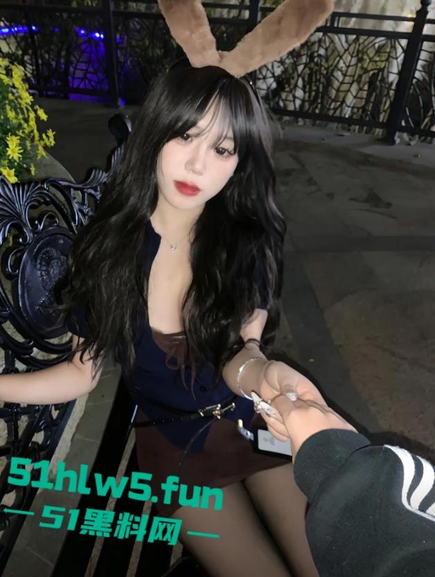 完美身材女研究生【张馨颖】白天是高冷学霸御姐,晚上秒变性感辣妹背着男友约炮体育生,激情爆操内射骚穴。 第6张 完美身材女研究生【张馨颖】白天是高冷学霸御姐,晚上秒变性感辣妹背着男友约炮体育生,激情爆操内射骚穴。 第6张