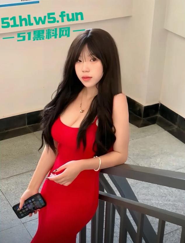 完美身材女研究生【张馨颖】白天是高冷学霸御姐,晚上秒变性感辣妹背着男友约炮体育生,激情爆操内射骚穴。 第9张 完美身材女研究生【张馨颖】白天是高冷学霸御姐,晚上秒变性感辣妹背着男友约炮体育生,激情爆操内射骚穴。 第9张