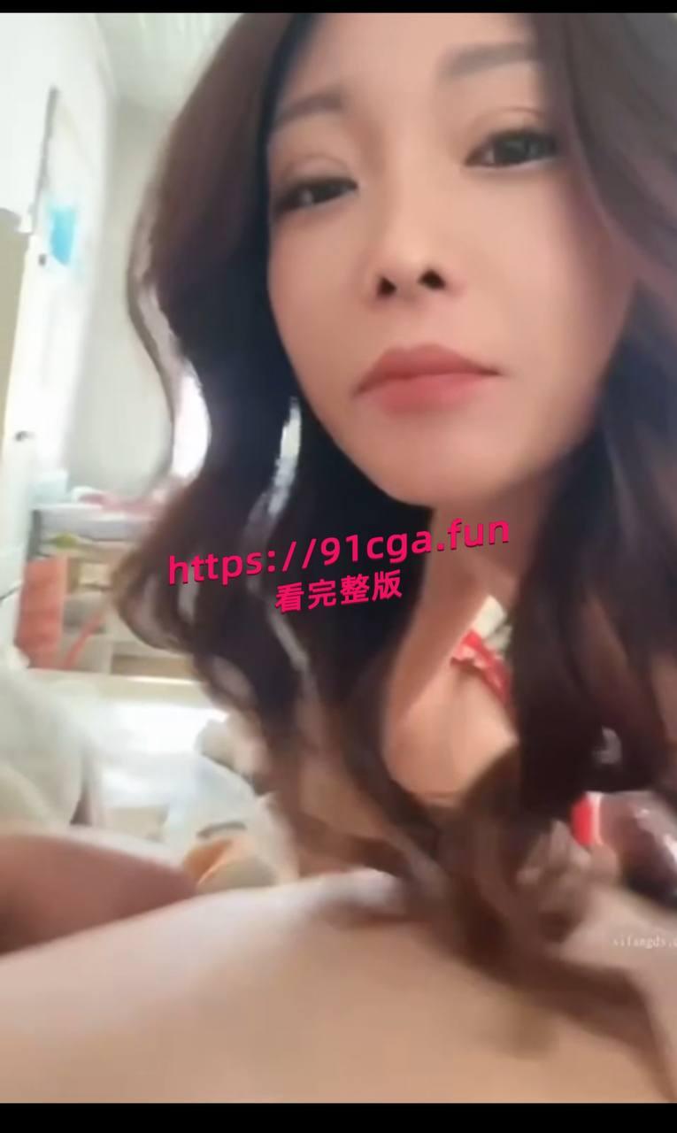 抖音26万粉丝网红小梅:奔驰销售的“脸穴同框”自慰视频引发热议 第2张 抖音26万粉丝网红小梅:奔驰销售的“脸穴同框”自慰视频引发热议 第2张