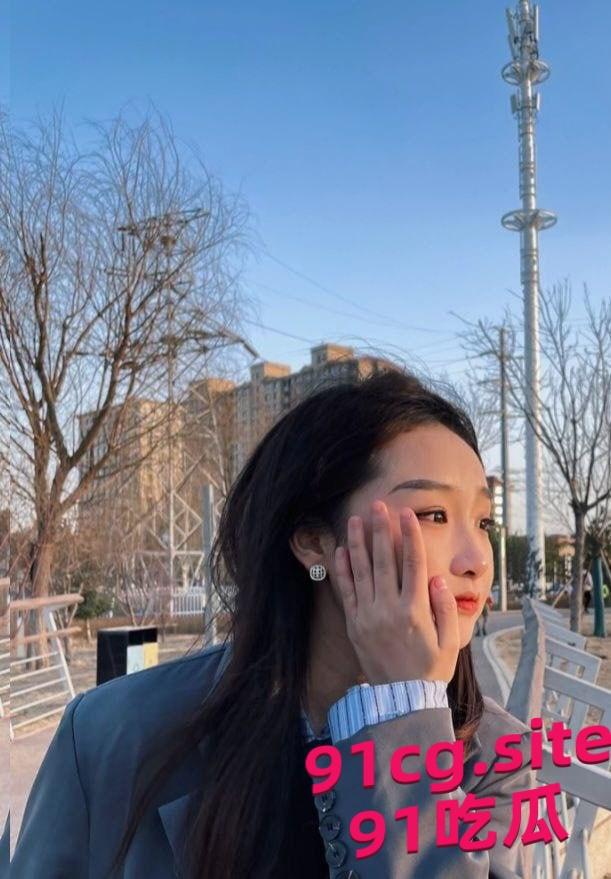 包头轻工技术学院学妹【王静】为了金钱下海勾引网友玩裸聊  第7张