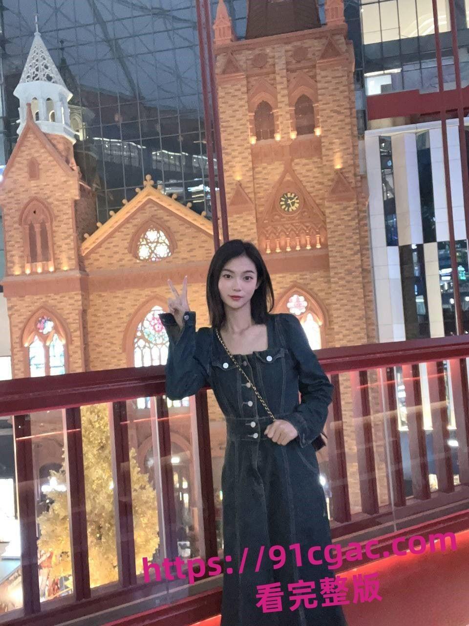 云南昆明高校周闫妮应聘时尚杂志模特遭变态面试官猥亵全裸出镜看硬了! 第1张 云南昆明高校周闫妮应聘时尚杂志模特遭变态面试官猥亵全裸出镜看硬了! 第1张