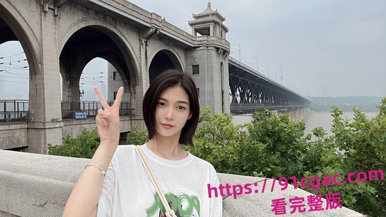 云南昆明高校周闫妮应聘时尚杂志模特遭变态面试官猥亵全裸出镜看硬了! 第3张 云南昆明高校周闫妮应聘时尚杂志模特遭变态面试官猥亵全裸出镜看硬了! 第3张