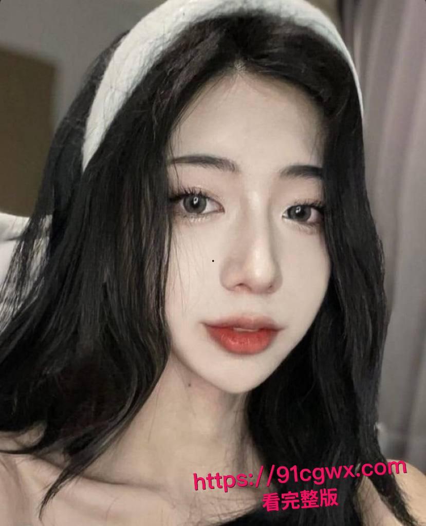 高颜值美女彻底堕落成尿壶母狗:跪地塑料瓶接男友热尿大口吞咽,舔鸡巴残汁还浪叫求尿灌骚逼! 第4张 高颜值美女彻底堕落成尿壶母狗:跪地塑料瓶接男友热尿大口吞咽,舔鸡巴残汁还浪叫求尿灌骚逼! 第4张