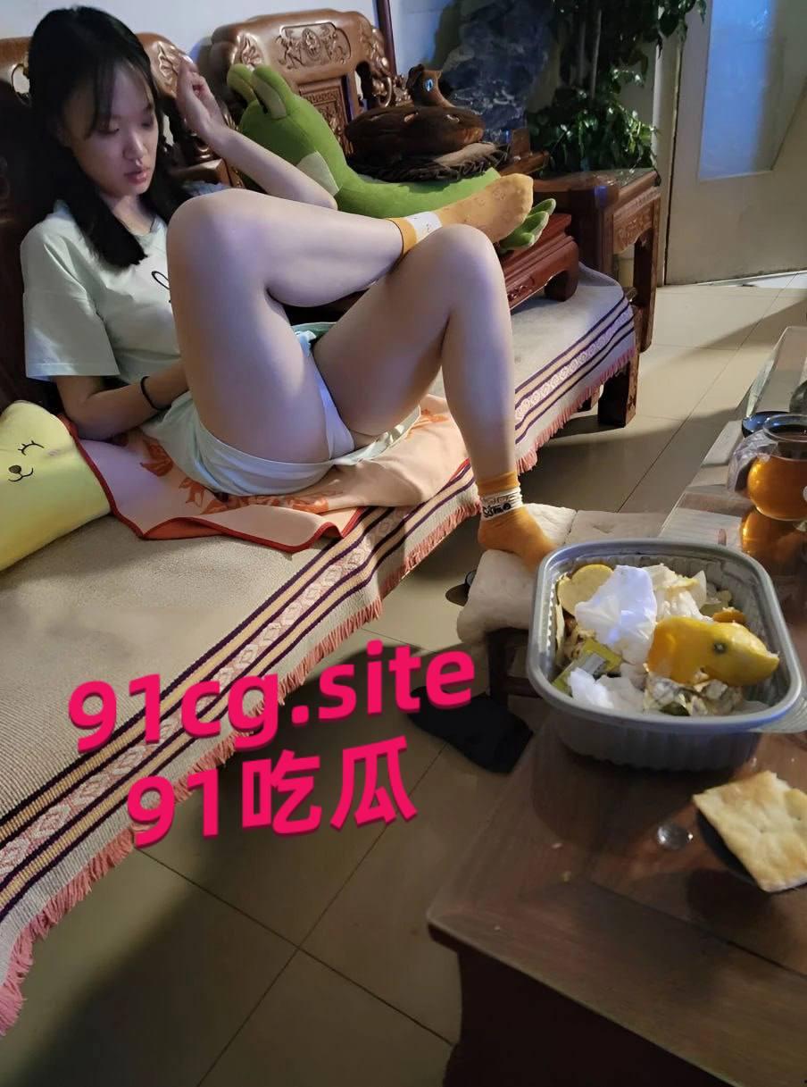 福建华侨大学啦啦队成员 应亚菲 和男人性爱视频流出被拍出轨啪啪画面 男友遭小三挑衅  第7张