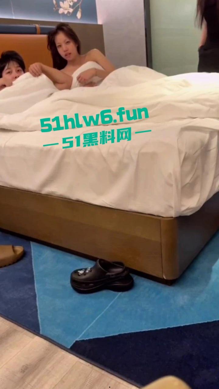 湾湾捉奸现场，台妹的性格是真好把男友和闺蜜捉奸在床，这样高颜值的闺蜜是真的太危险。  第5张