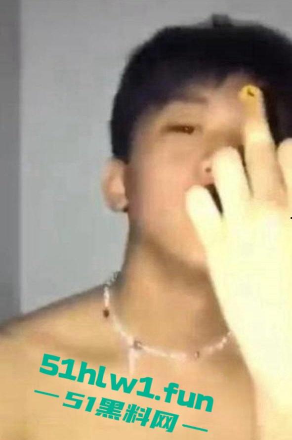 嘻哈厂牌【地下8英里】艺人淫趴视频边4P乱操一边喊着口号日逼都要日的和别人不同。 第1张 嘻哈厂牌【地下8英里】艺人淫趴视频边4P乱操一边喊着口号日逼都要日的和别人不同。 第1张