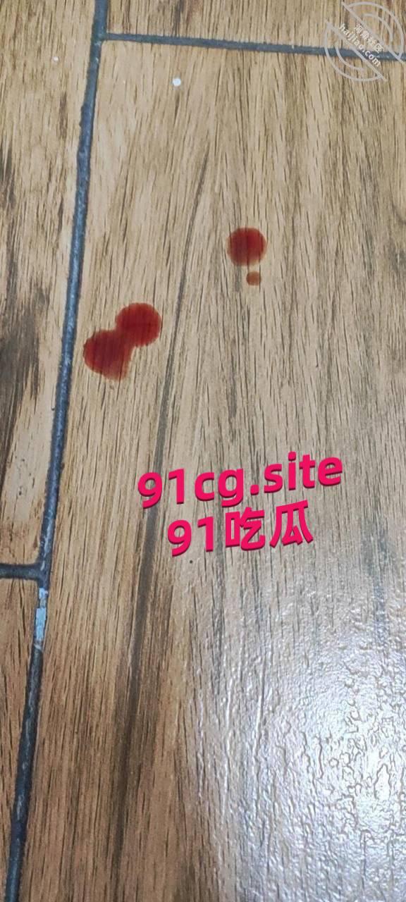 禽兽哥哥和刚满18岁的妹妹 一起看黄片动手动脚，最终拿下一血  第1张