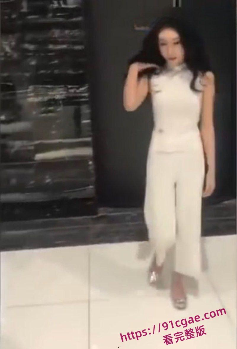 销售人员欣杨北京车展被富二代塞跳蛋大胆调教 人前跳蛋狂震喷水 第2张 销售人员欣杨北京车展被富二代塞跳蛋大胆调教 人前跳蛋狂震喷水 第2张