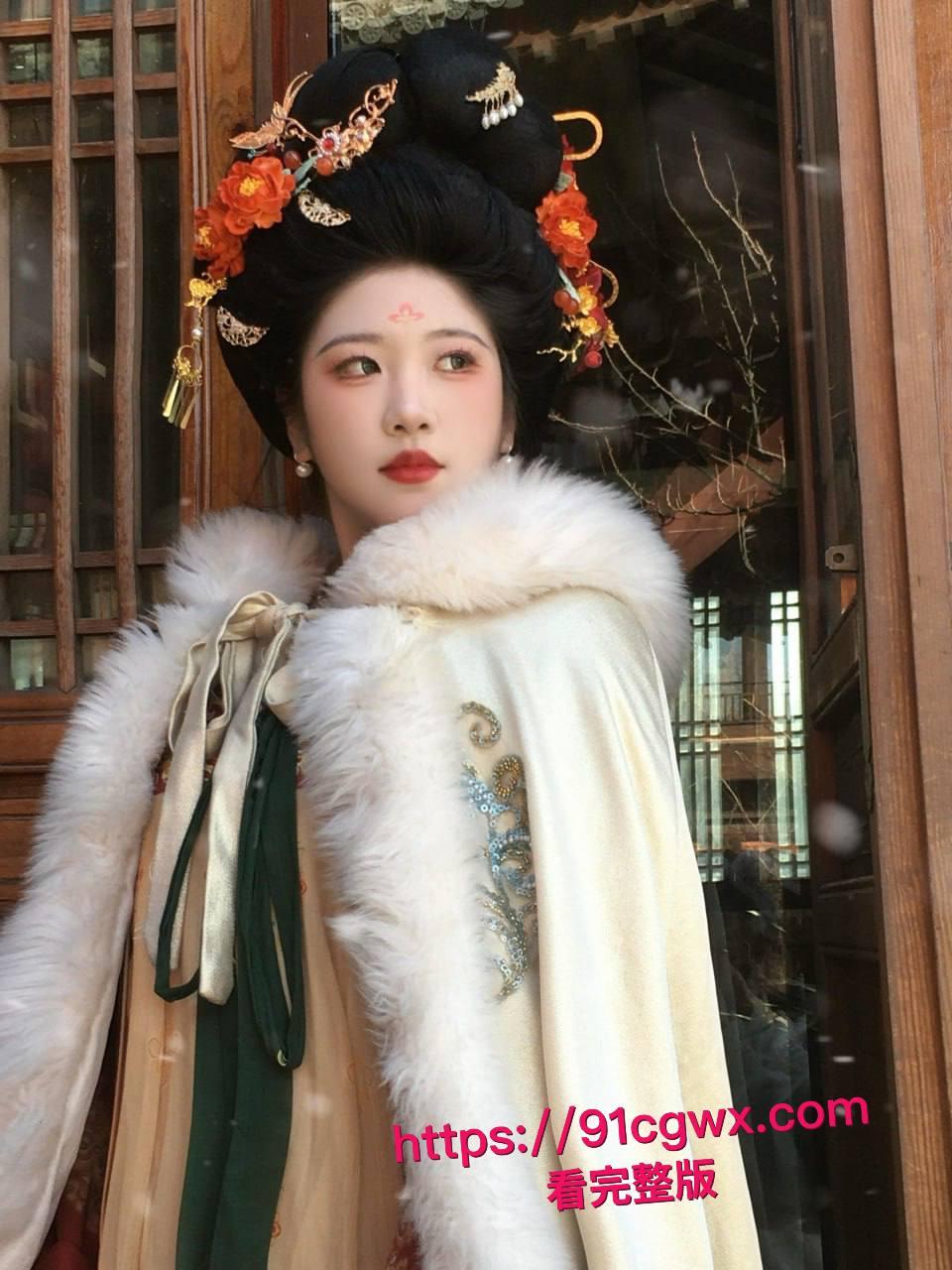 西安音乐学院艺术系学生宋昕宸 汉服cos武媚娘服侍主人 让你感受帝王般的视觉冲击! 第4张 西安音乐学院艺术系学生宋昕宸 汉服cos武媚娘服侍主人 让你感受帝王般的视觉冲击! 第4张