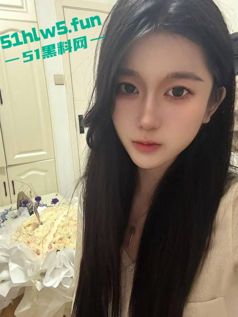 安徽合肥极品美乳母狗【叶蔚然】金主远程调教，黑丝开裆裤暴力撕扯暴力自慰，私人视频曝光流出！  第1张