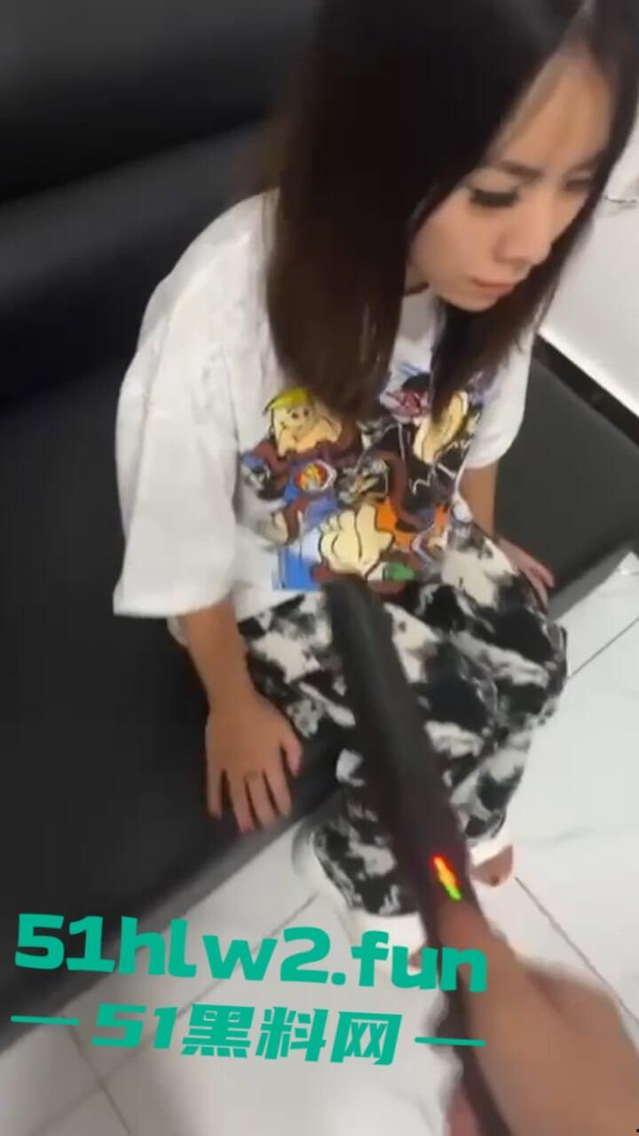 园区猪仔真实近况，绑架后只有受虐的份，电击殴打口吐鲜血境外没有高薪工作，只有无尽的折磨。  第4张