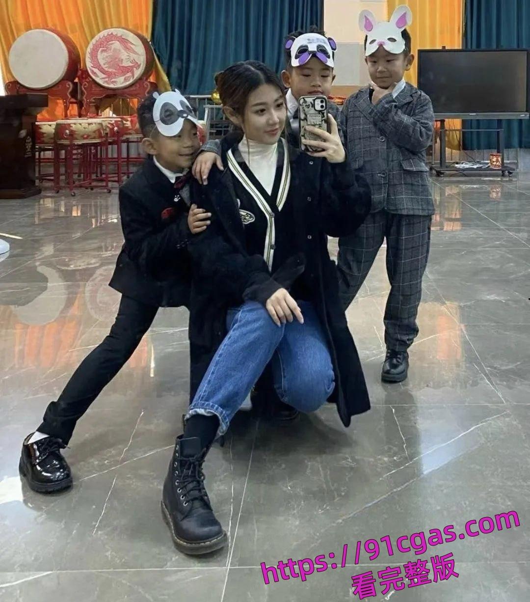 山东烟台幼师与细狗绿帽男激情私拍,巨根猛干高潮尖叫非常哇塞! 第1张 山东烟台幼师与细狗绿帽男激情私拍,巨根猛干高潮尖叫非常哇塞! 第1张