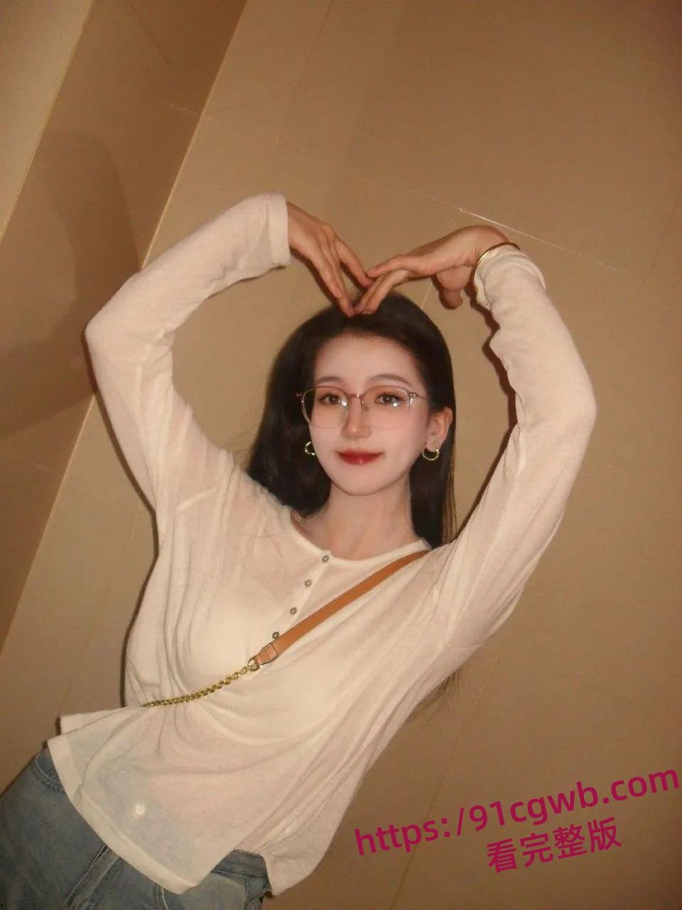 辽宁大学旗袍小母狗徐雪晗给男友足交 肥臀上位疯狂摇摆视频曝光 第7张 辽宁大学旗袍小母狗徐雪晗给男友足交 肥臀上位疯狂摇摆视频曝光 第7张