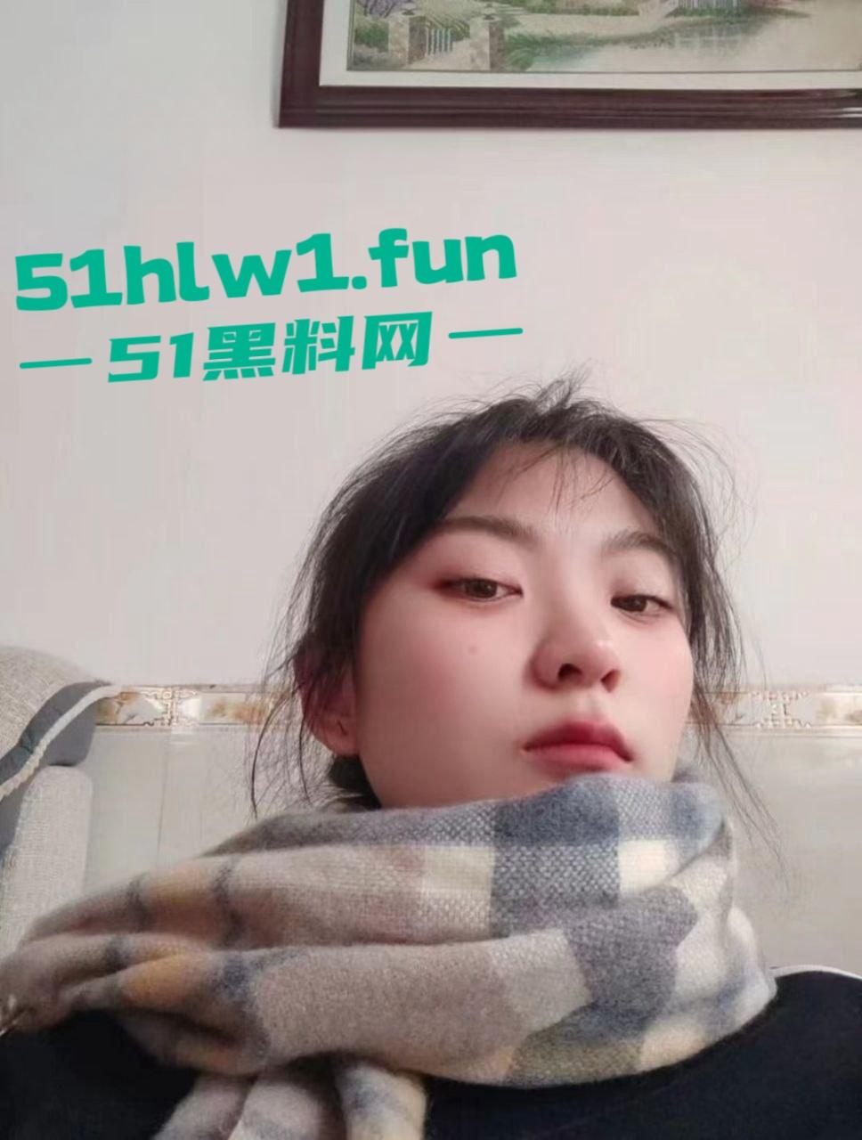 贵州财经商务英语大一妹子【常雪】私密视频流出,清纯外表反差巨大,这骚操作真没看出来! 第9张 贵州财经商务英语大一妹子【常雪】私密视频流出,清纯外表反差巨大,这骚操作真没看出来! 第9张