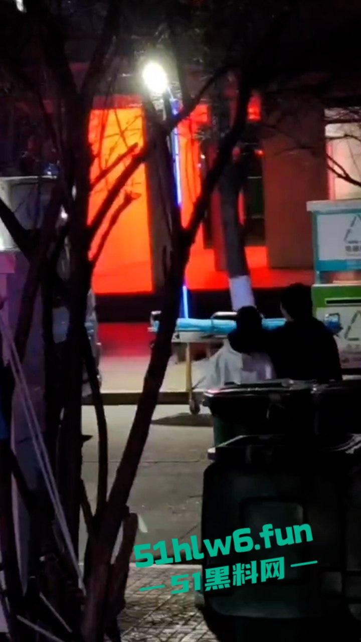 学院大瓜!山西晋中大一学生妹厕所产子,暴力拉拽致胎死人伤子宫都已保不住。 第6张 学院大瓜!山西晋中大一学生妹厕所产子,暴力拉拽致胎死人伤子宫都已保不住。 第6张