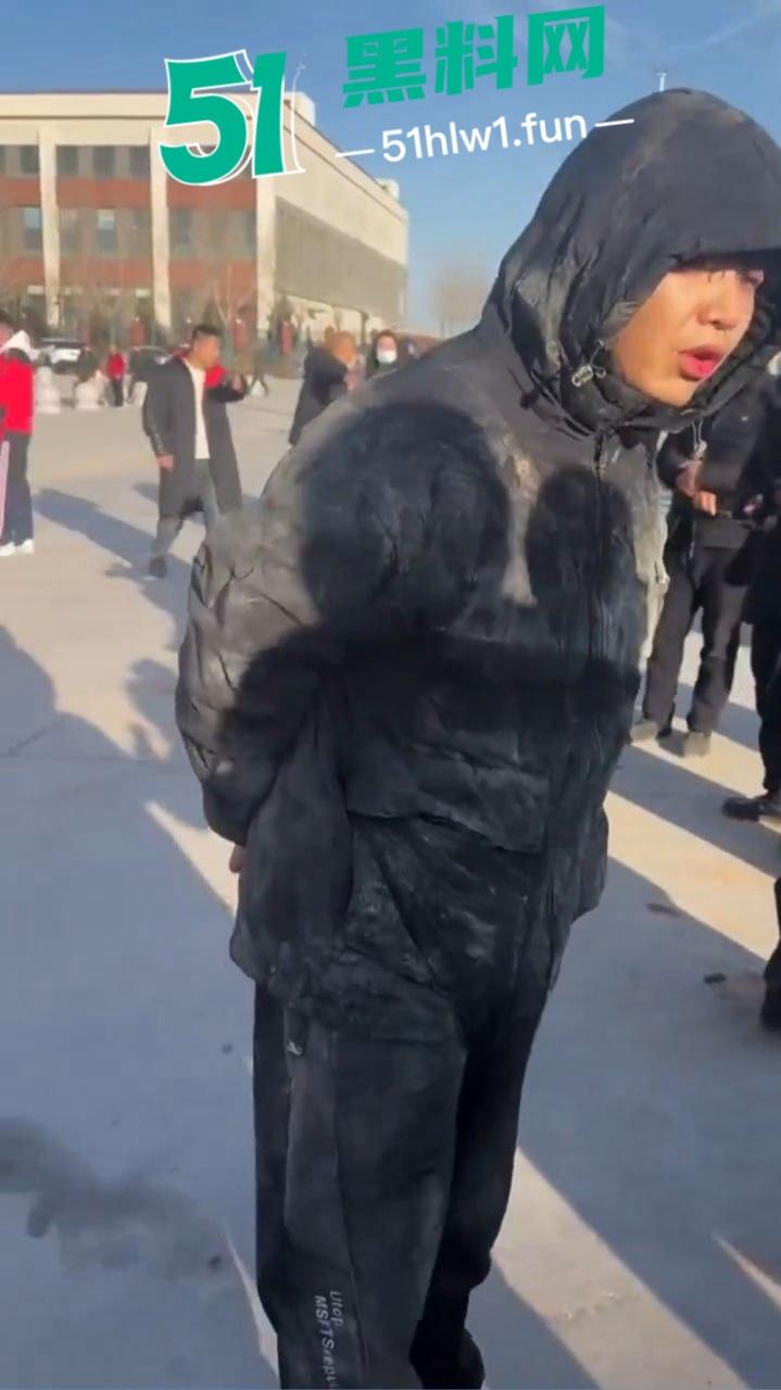 蒲城职校坠亡男生事件发酵,知情人爆料重重疑点,官方表态排除刑案,网友却不买账! 第6张 蒲城职校坠亡男生事件发酵,知情人爆料重重疑点,官方表态排除刑案,网友却不买账! 第6张