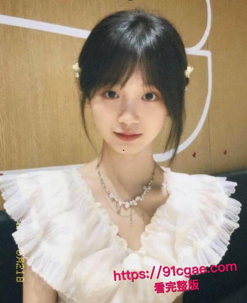 大一清纯学生妹酒店约炮私拍视频流出 露脸口交深喉 肉棒无套直捣黄龙 画面香艳刺激 第1张 大一清纯学生妹酒店约炮私拍视频流出 露脸口交深喉 肉棒无套直捣黄龙 画面香艳刺激 第1张