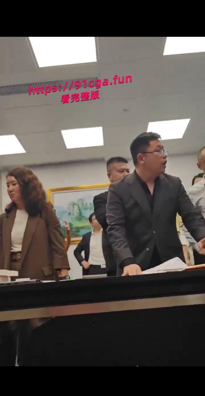 大成佛山律所黄晓蕾“陪睡”视频曝光:美女秘书靠逼上位当高管,引发公司内斗 第3张 大成佛山律所黄晓蕾“陪睡”视频曝光:美女秘书靠逼上位当高管,引发公司内斗 第3张