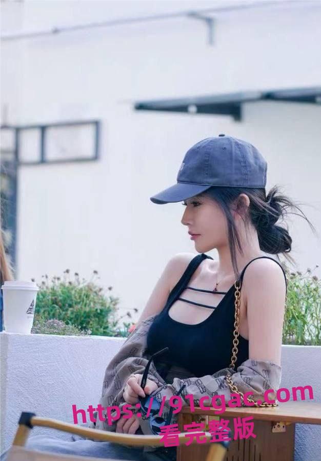 大哥狂刷刷600w都得不到的斗鱼知名女主播郁安楠 塌房了不雅视频流出被同行嘲笑! 第8张 大哥狂刷刷600w都得不到的斗鱼知名女主播郁安楠 塌房了不雅视频流出被同行嘲笑! 第8张