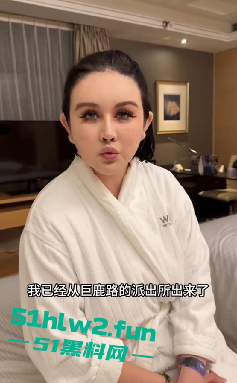 这痴汉是有多饿?虎式坦克酒吧被蹭屁眼?这1米81、160公斤的猛货直接揪痴汉找保安,哥们你是饿疯了吧? 第4张 这痴汉是有多饿?虎式坦克酒吧被蹭屁眼?这1米81、160公斤的猛货直接揪痴汉找保安,哥们你是饿疯了吧? 第4张