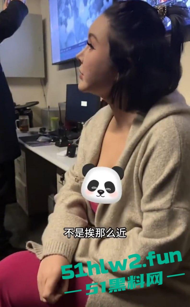 这痴汉是有多饿?虎式坦克酒吧被蹭屁眼?这1米81、160公斤的猛货直接揪痴汉找保安,哥们你是饿疯了吧? 第5张 这痴汉是有多饿?虎式坦克酒吧被蹭屁眼?这1米81、160公斤的猛货直接揪痴汉找保安,哥们你是饿疯了吧? 第5张