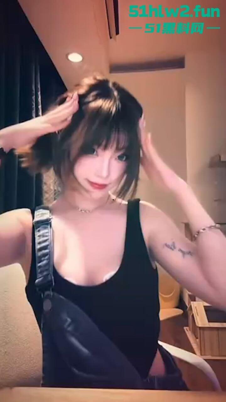 抖音清纯巨乳网红【39】私下泰国当性爱伴游被粉丝认出，揉奶抠穴无套爆性爱视频曝光。  第3张