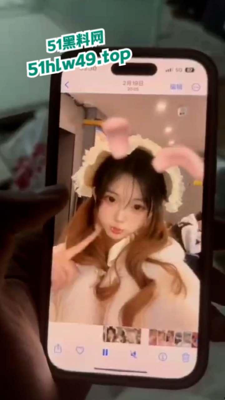 重庆女网红【玲乃酱】装处女欺骗老实男,当鸡上瘾恋爱期间还背着男友卖逼赚钱。 第4张 重庆女网红【玲乃酱】装处女欺骗老实男,当鸡上瘾恋爱期间还背着男友卖逼赚钱。 第4张