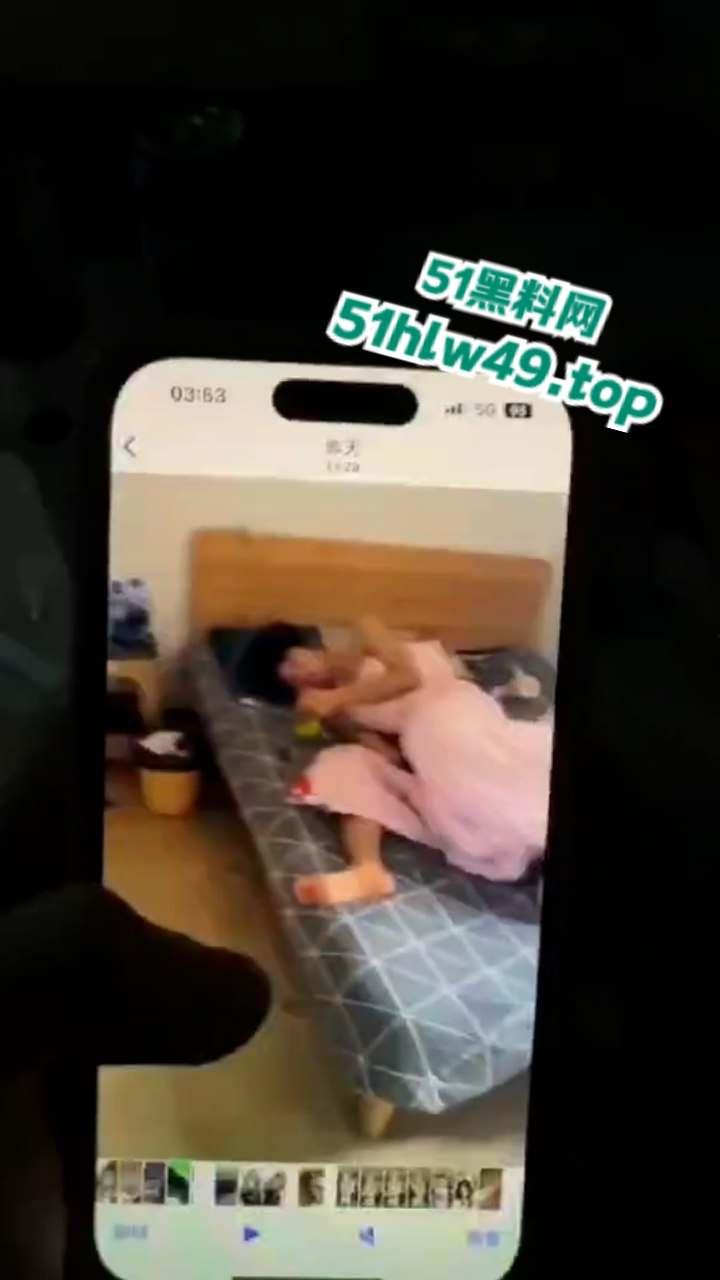 重庆女网红【玲乃酱】装处女欺骗老实男,当鸡上瘾恋爱期间还背着男友卖逼赚钱。 第7张 重庆女网红【玲乃酱】装处女欺骗老实男,当鸡上瘾恋爱期间还背着男友卖逼赚钱。 第7张