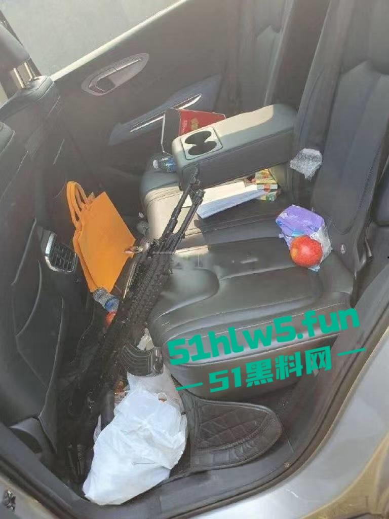 柬埔寨金边机场【AK枪击案】曝光,先手枪威胁再掏出AK扫射,持枪中国籍男子已经被逮捕。 第2张 柬埔寨金边机场【AK枪击案】曝光,先手枪威胁再掏出AK扫射,持枪中国籍男子已经被逮捕。 第2张