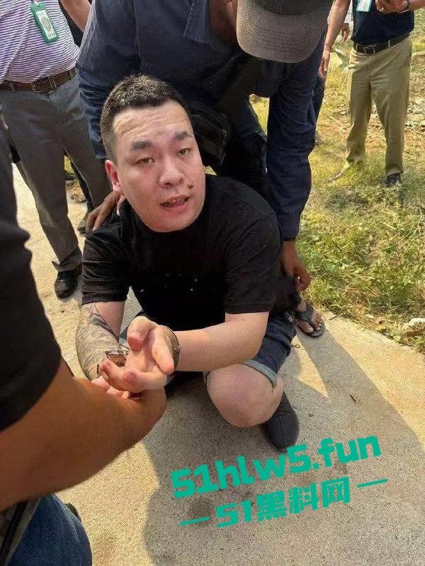 柬埔寨金边机场【AK枪击案】曝光,先手枪威胁再掏出AK扫射,持枪中国籍男子已经被逮捕。 第5张 柬埔寨金边机场【AK枪击案】曝光,先手枪威胁再掏出AK扫射,持枪中国籍男子已经被逮捕。 第5张