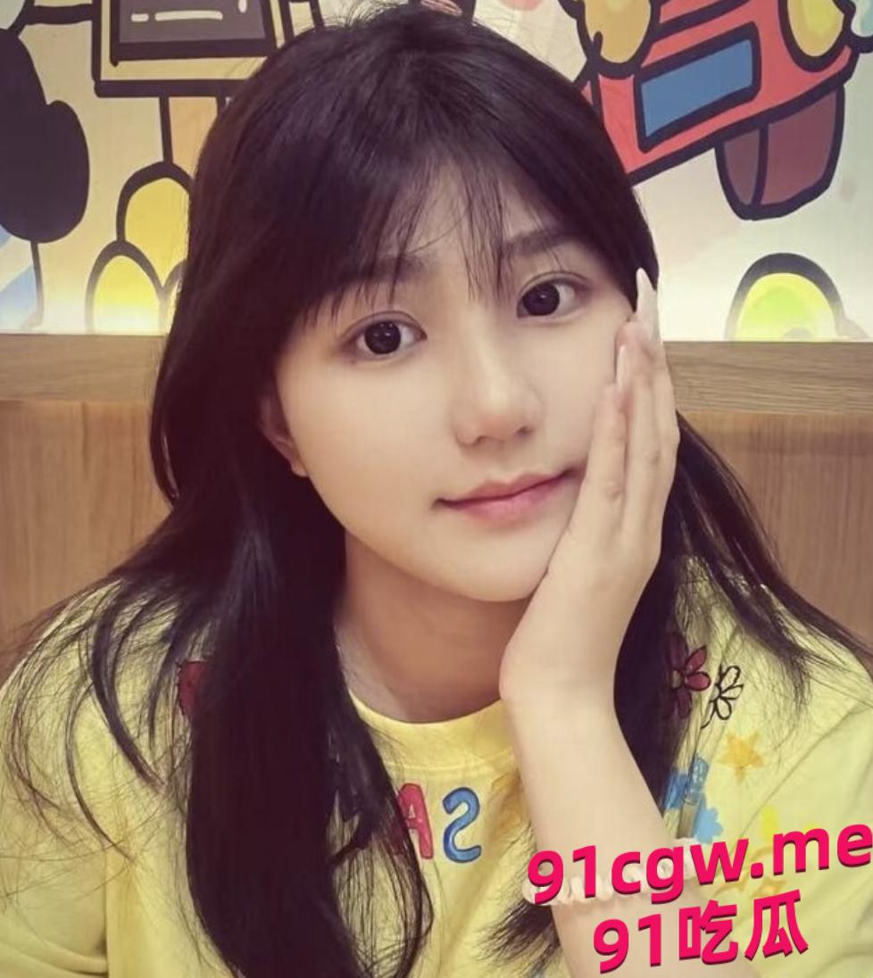 江门一中高三课堂情侣“摸奶大冒险”视频疯传,火爆全网! 第3张 江门一中高三课堂情侣“摸奶大冒险”视频疯传,火爆全网! 第3张