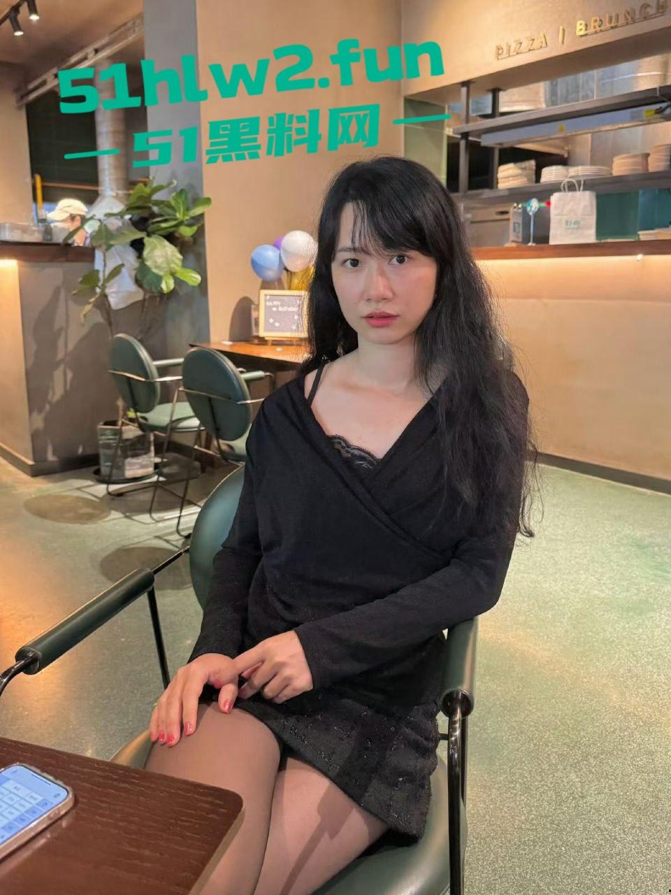 广东极品反差真实美艳少妇【林嘉玲】穿着性感丝袜和高跟鞋，金主无套爆操调教视频曝光流出！  第9张